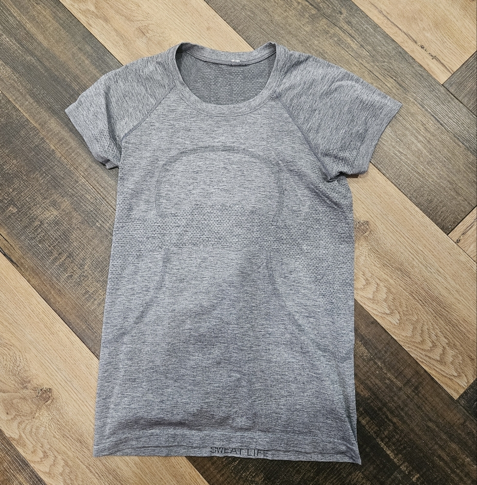 lululemon athletica Gray Short Sleeve Swiftly Tech Tee